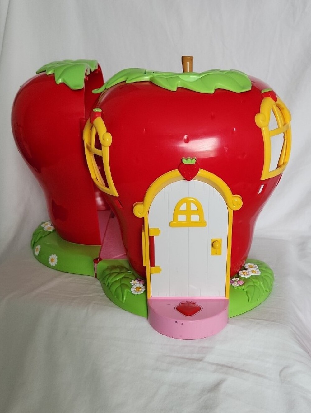 Vtg 2003 Bandai Strawberry Shortcake Berry Happy Home Playset Bed Fashion Closet - Picture 3 of 15